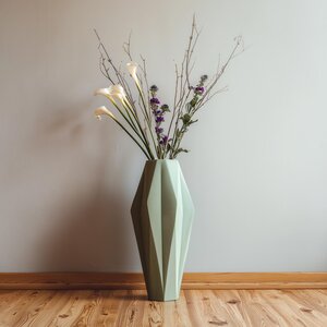 3D Printed Faceted Dry Flower Vase
